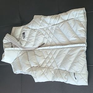 Nwt North Face Woman's silver puffy vest size small
